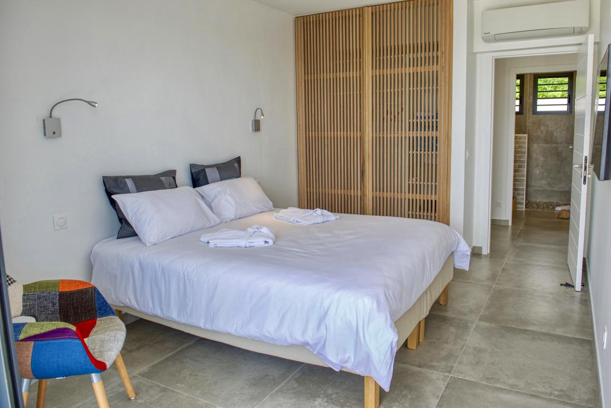 27.Location villa piscine vue mer Sainte Anne Guadeloupe